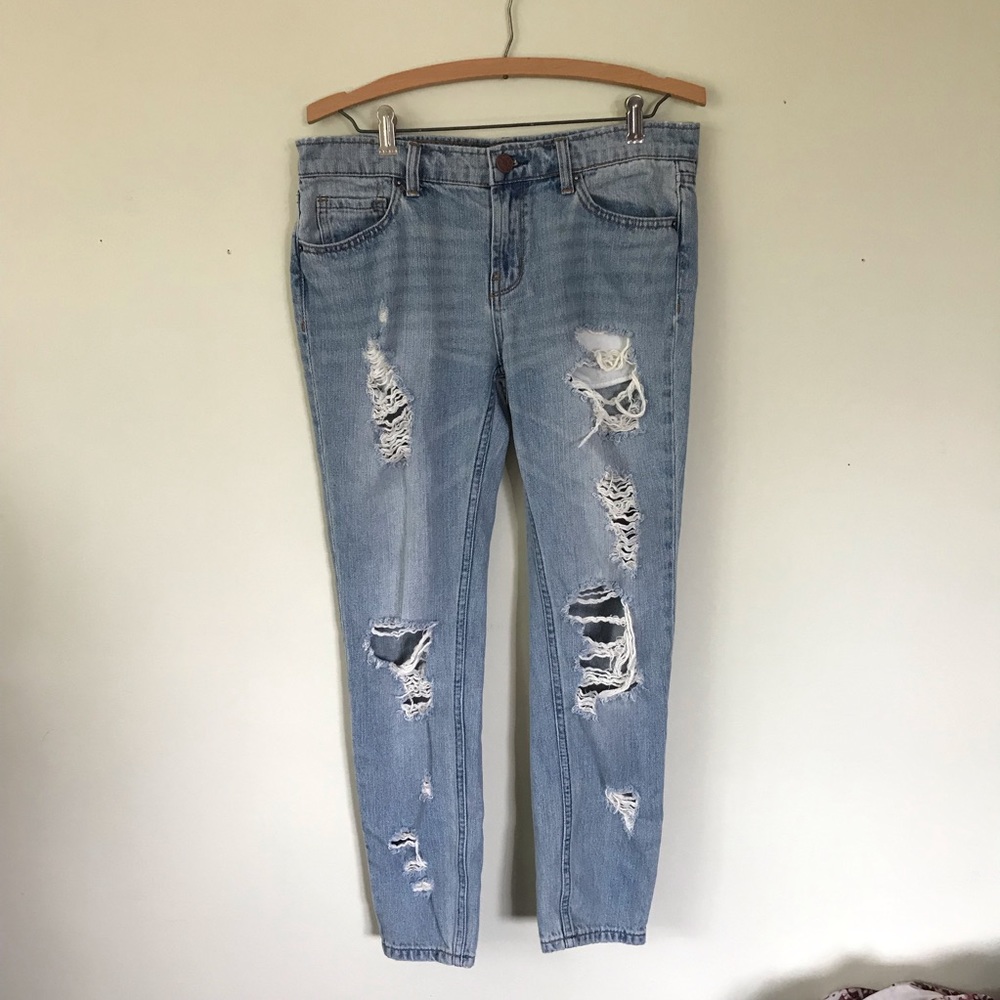 BDG Urban Distressed Boyfriend Skinny Jeans